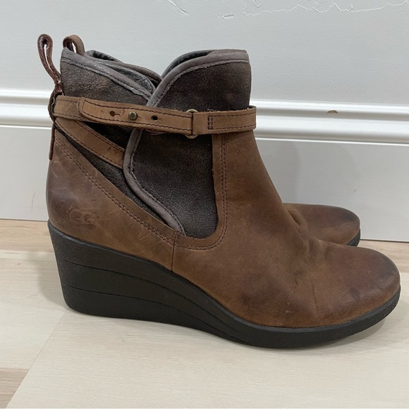 UGG Women's Size 8 Emalie Waterproof Wedge Leather Ankle Booties Brown 1008017 - Picture 2 of 14